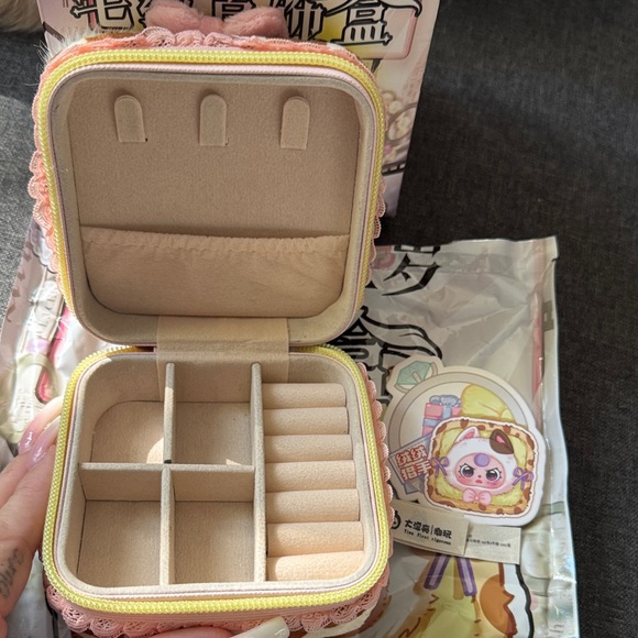 Baby Three Jewelry Box Blind Box w/special eyes - Picture 5 of 8